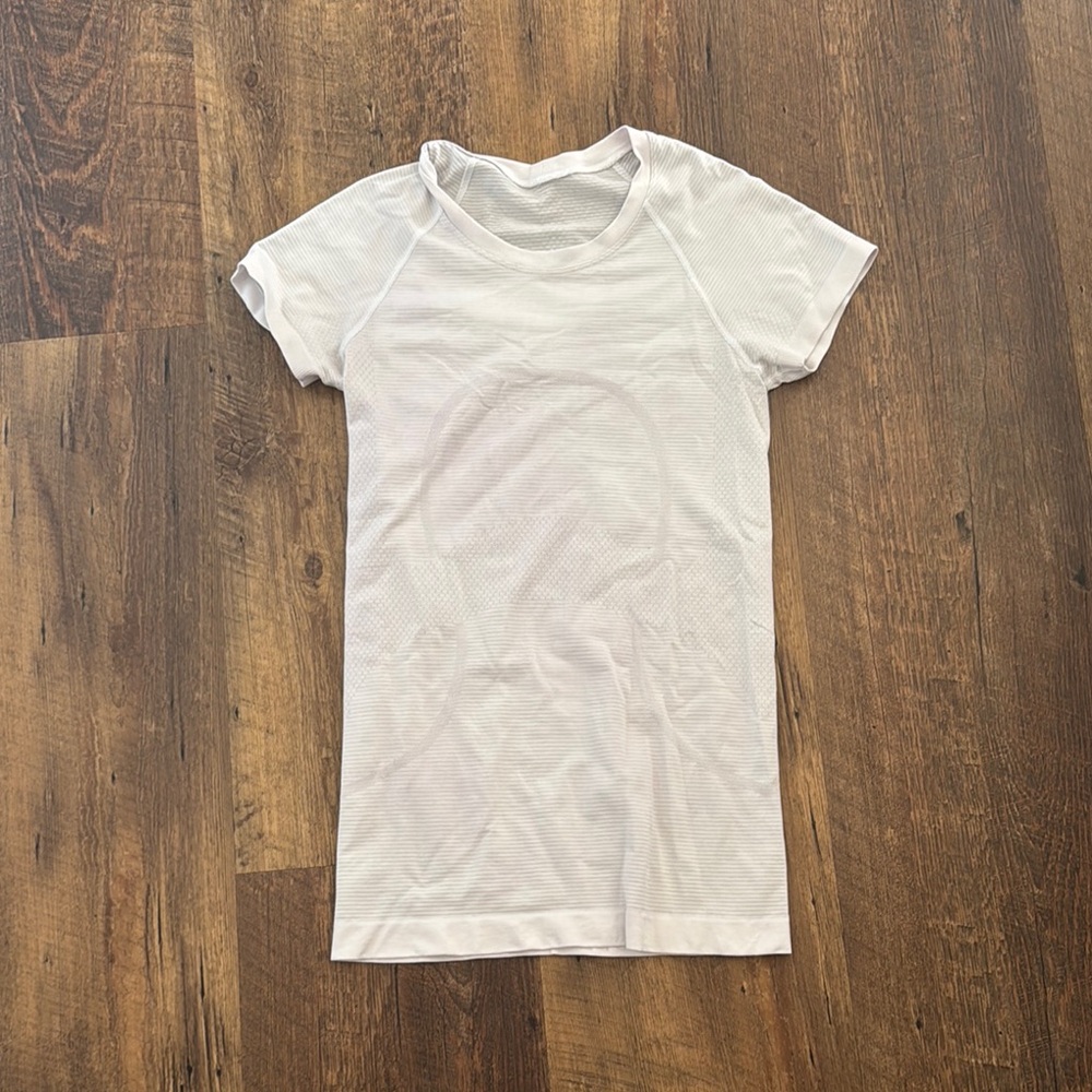 White Lululemon Swiftly Hip Length Size 4